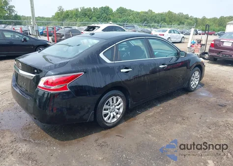 2015 Nissan Altima 2.5 S из США, поврежденный, VIN 1N4AL3AP5FN402526